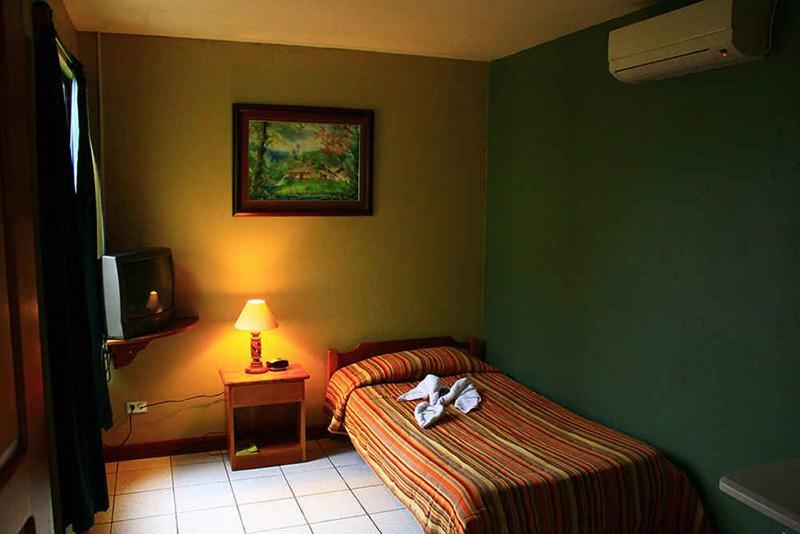 Hotel Guadalupe Tilarán Kültér fotó